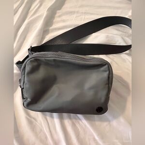 Gray Crossbody Bag 2L